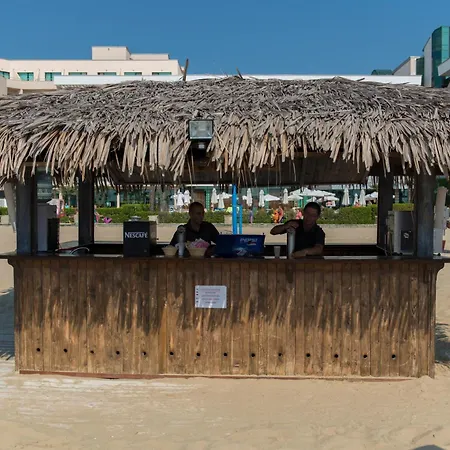 Evrika Club 4* סאני ביץ'