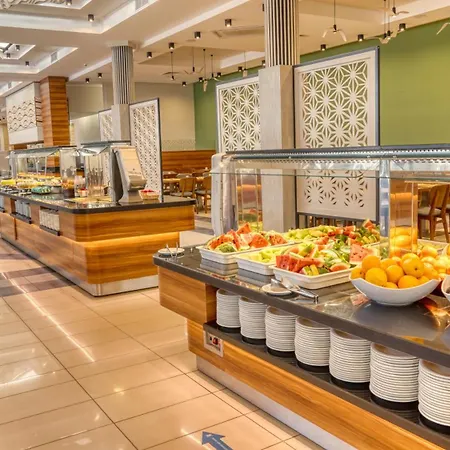 Evrika Club 4* Napospart