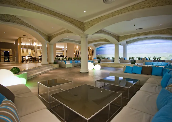 리조트 Evrika Club 4*