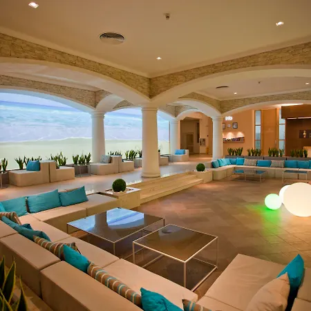 منتجع دي أي تي أفريكا بيتش كلوب - الشامل كلياً ساني بيتش