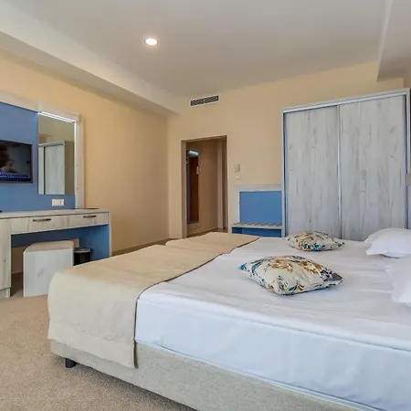 دي أي تي أفريكا بيتش كلوب - الشامل كلياً