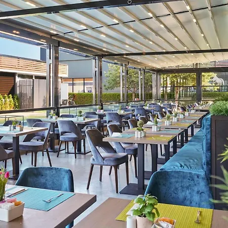 دي أي تي أفريكا بيتش كلوب - الشامل كلياً