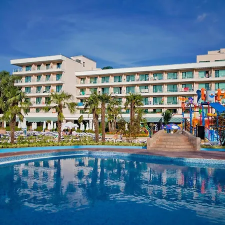 دي أي تي أفريكا بيتش كلوب - الشامل كلياً 4*